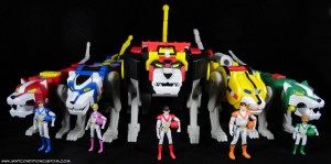 Mattel 23" Voltron Classics Black Lion and Keith Action Figure Set
