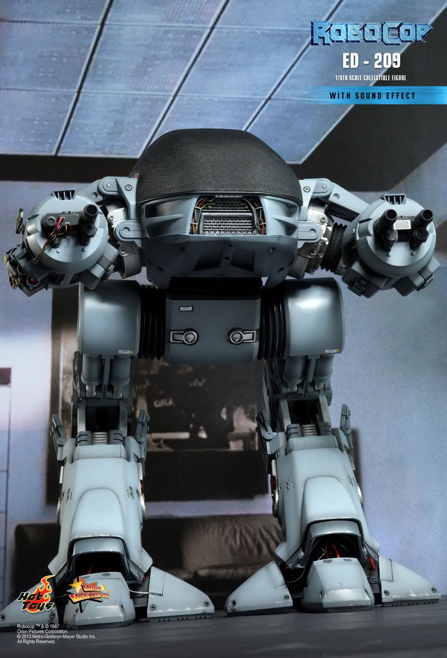 hot toys robocop ed 209