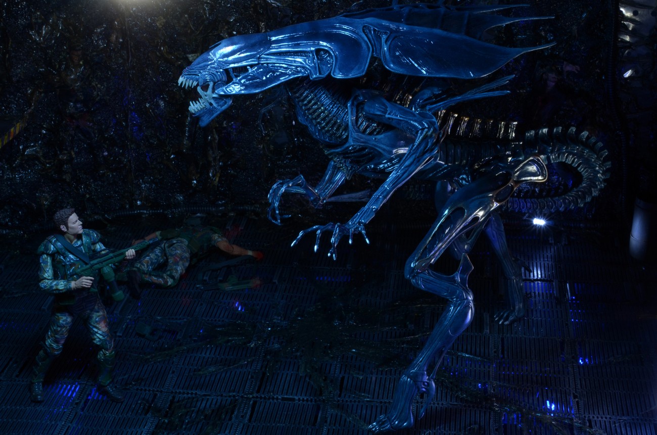 News Neca Aliens Queen Xenomorph Ultra Deluxe Action Figure